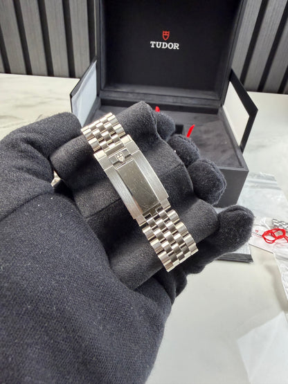Tudor GMT Pepsi